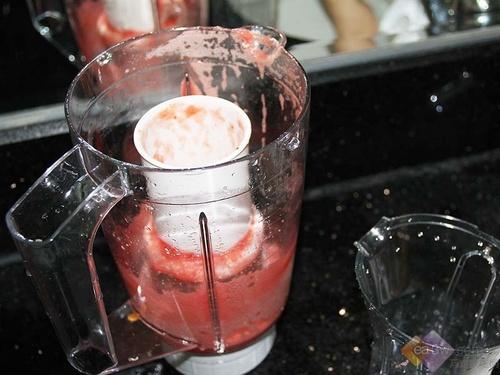 2010新品四合一 九阳榨汁机试用体验_CCTV.