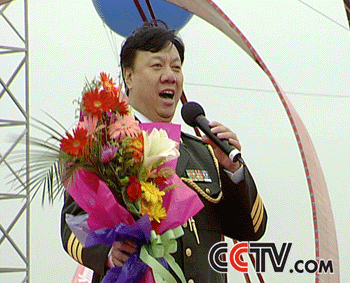 噢,原来是著名口技演员李进军老师为大家表演的口技绝活.
