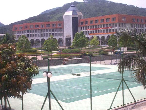 深圳东方英文书院创办于1994年