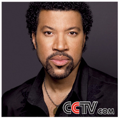 我们也记住了美国著名黑人歌手莱昂内尔·里奇