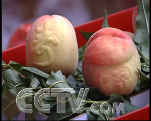 CCTV.com-一个桃子 敢卖100元(2007.8.30)