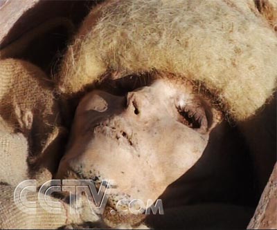 新疆考古工作者再进罗布泊沙漠;寻找小河墓地