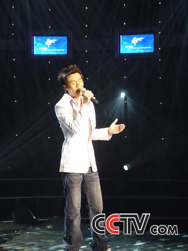 com  2006年05月10日 20:19 来源:   观众的评论不无道理,青歌赛的第