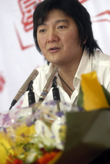 杨臣刚宣传新专辑《老公pk老婆》回答歌迷提问