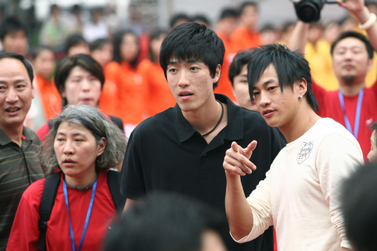 哥俩何润东刘翔携手出席07国际田径黄金大奖赛启动