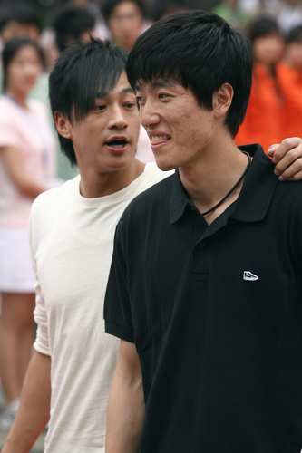 哥俩何润东刘翔携手出席07国际田径黄金大奖赛启动