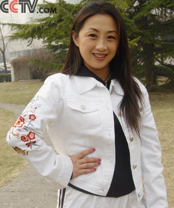 少儿频道主持人向镇江问好之花姐姐篇 央视国际 2004年04月29日 14