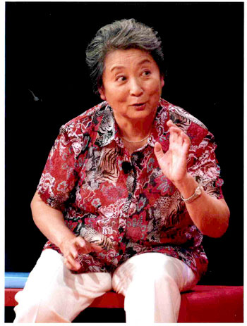 和小白鸽,因为没有了爱情而显得孤立和单薄,尤其是小白鸽的扮演者师伟