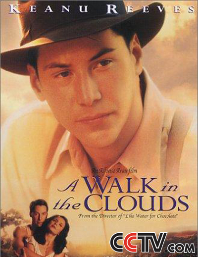 电影《云中漫步》海报在影片《云中漫步》里,复员军人保罗偶遇女学生