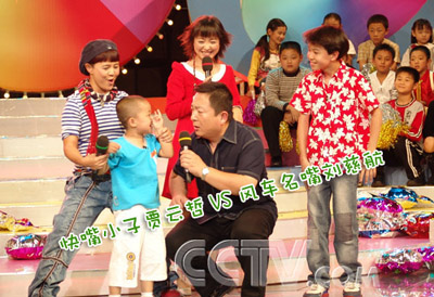 他俩倒是过足了唱瘾,可急坏了两位刘慈航和贾云喆,他们争先上场为大家